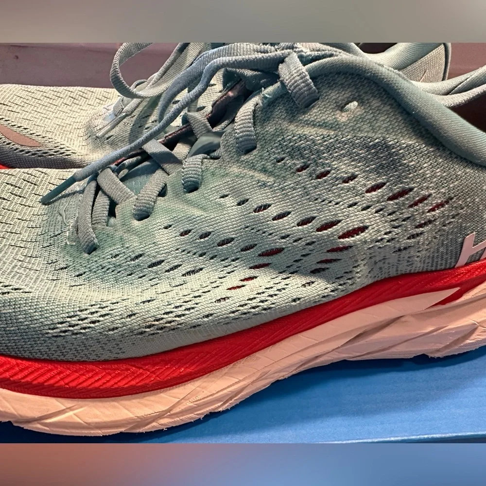 Hoka Clifton 8 - Picture 3 of 5